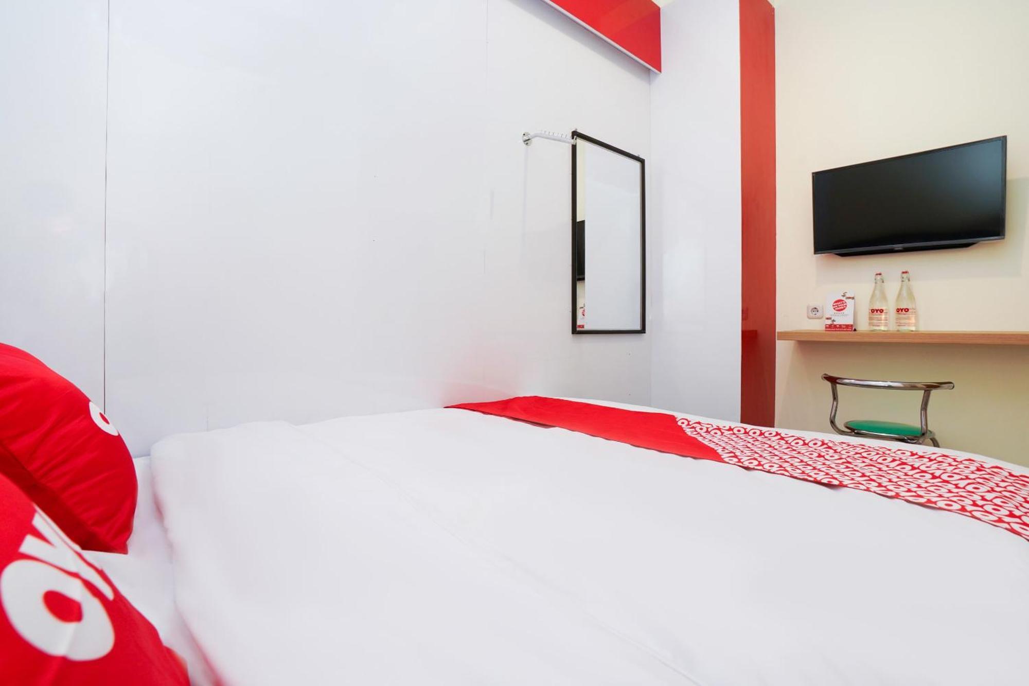 Hotel Super Oyo Flagship 3688 Pot Art à Sorabaya Extérieur photo